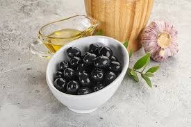 NATURAL BLACK OLIVES WITH  OIL 800 G